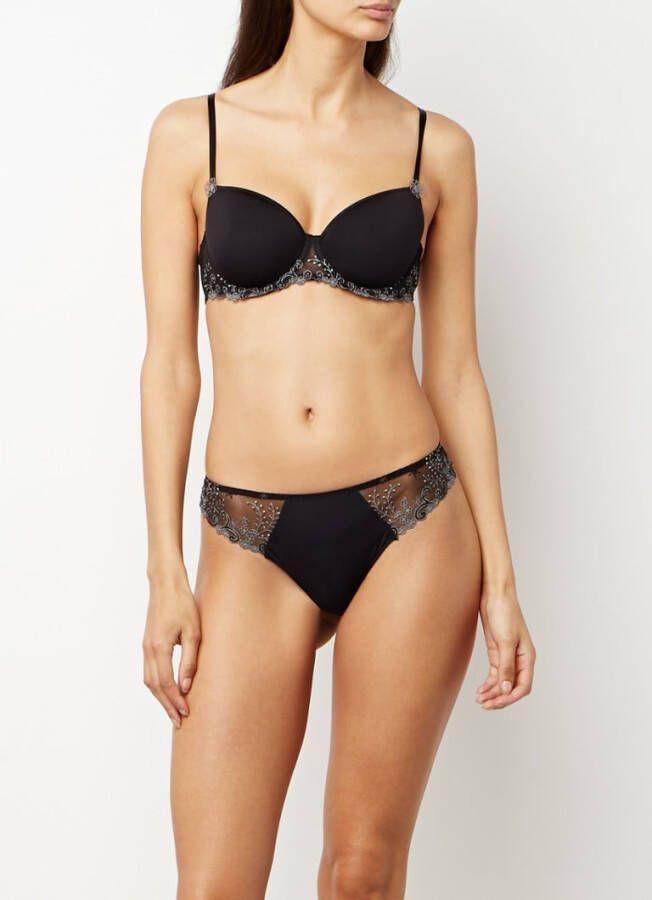 Simone P&#xE9, r&#xE8, le Delice string