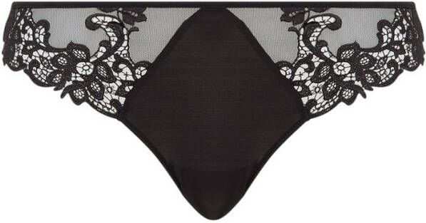 Simone P&#xE9, r&#xE8, le Saga string met kant