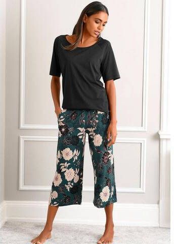 s.Oliver RED LABEL Beachwear Capripyjama met gebloemde 3/4 culotte(1 delig, 1 stuk )